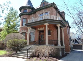 611 N Oak Park Ave, Oak Park, IL 60302