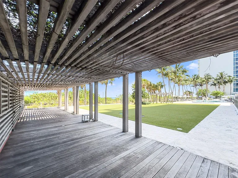 6801 Collins Ave #417 — Photo 39