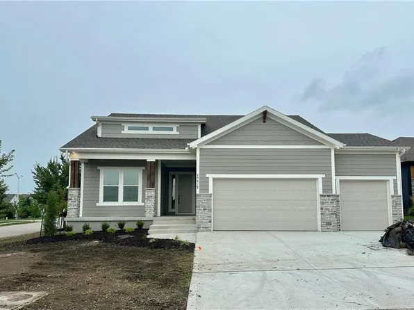 17412 Richards St, Overland Park, KS 66221