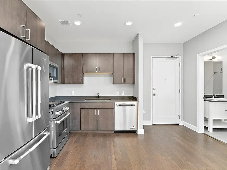 350 Oliver Ave #806 — Photo 4