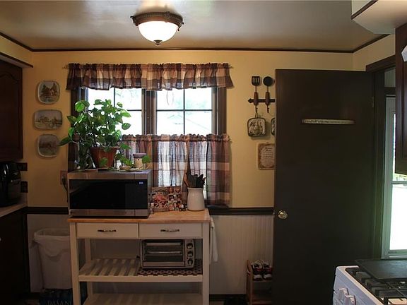 5th image of 44 Loretto Dr