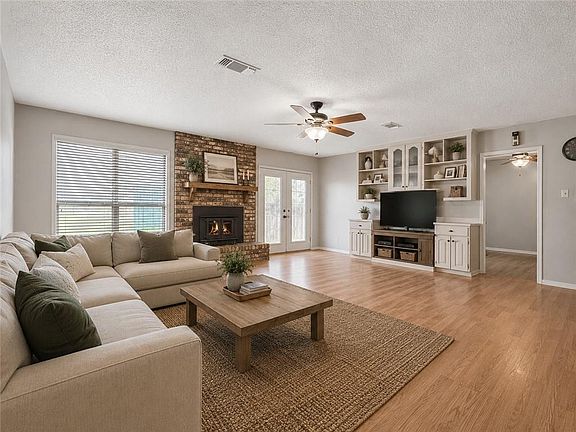 2nd image of 576 Kateland Rd