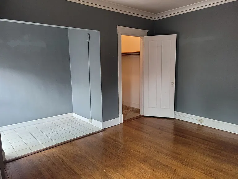 Cass Street Apartments — Photo 21