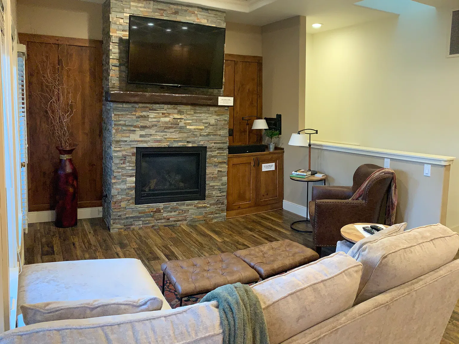 1 bed, 800 sqft, $2,000 — Photo 3