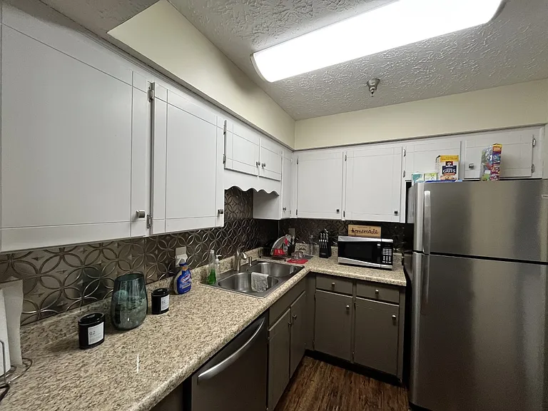 1810 State St #303 — Photo 5