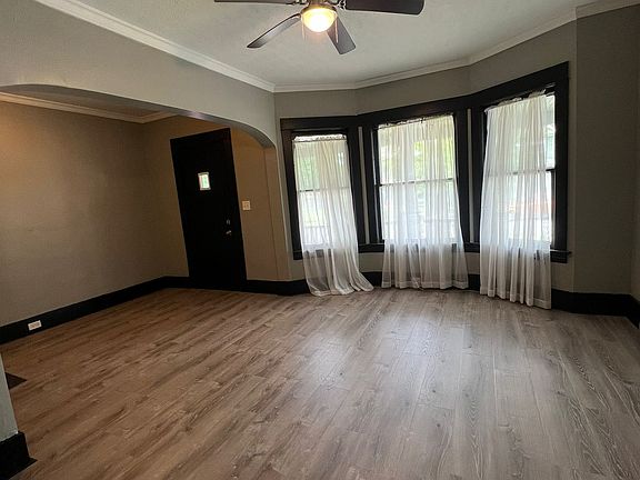 4th image of 10208 Kempton Ave #10208