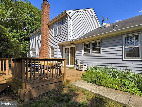 3rd image of 7207 Ludwood Ct