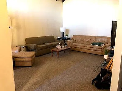 3 bed, 1600 sqft, $2,150 — Photo 2