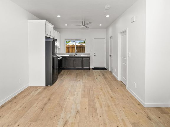5th image of 4687 50th St