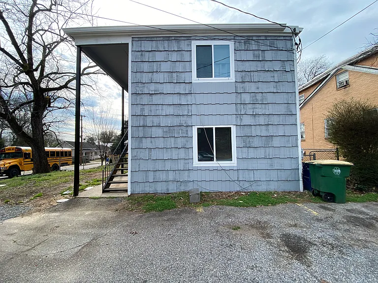 1122 W Hancock Ave #A — Photo 2