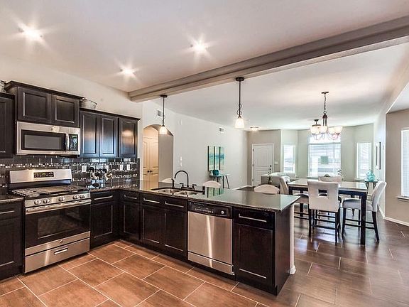 3rd image of 2044 W Valley Cir