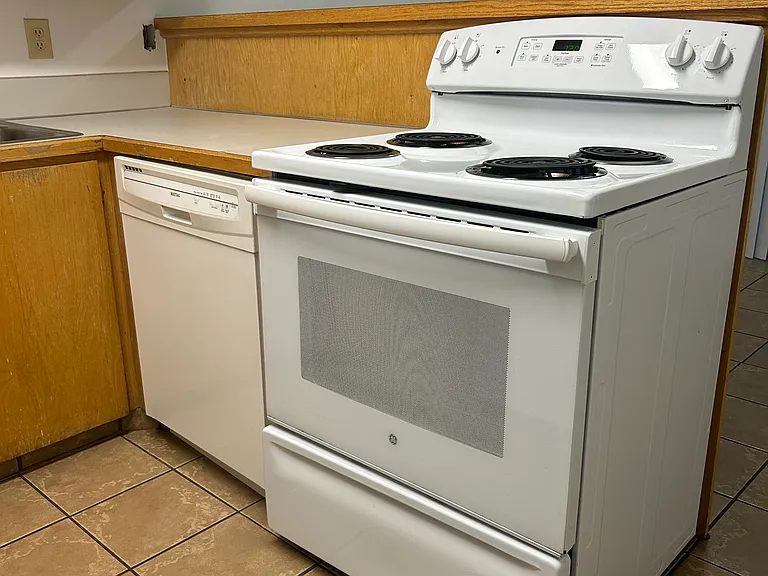 554 N 200 W — Photo 3