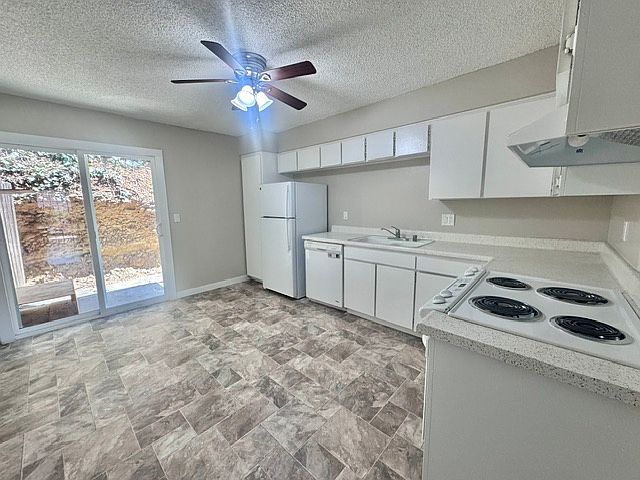 1st image of 5465 Vincetta Ct