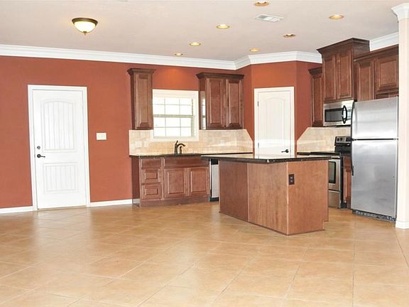 3rd image of 2512 Leyla Ln