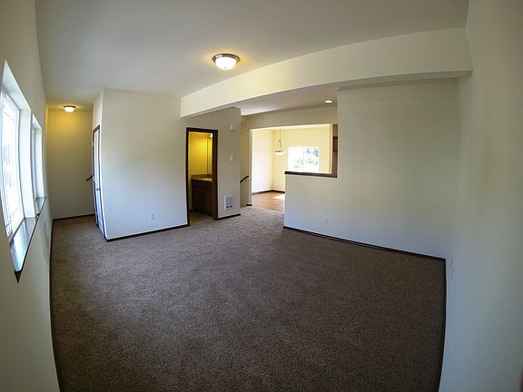 4th image of 1256 Ash Ave Unit 102