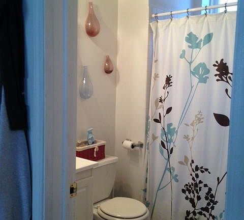 4th image of 2315 N Southport Ave #2B