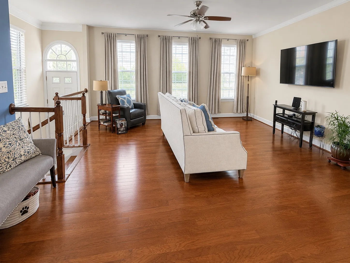 3 bed, 3.5 bath, 2540 sqft, $3,395 — Photo 4