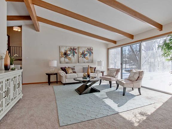 5th image of 259 E Oaksbury Ln