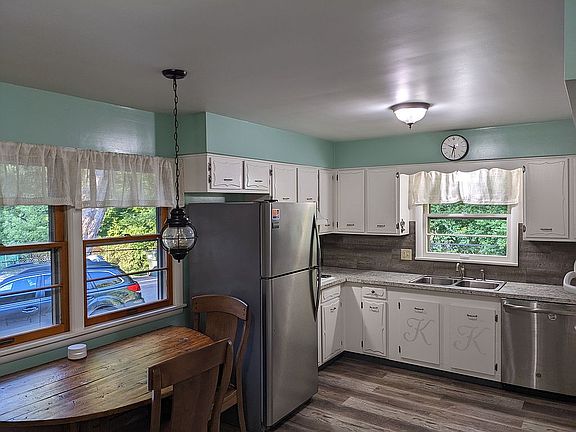 5th image of 132 Castle Dr