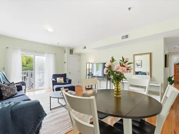 902 N 5th St APT 207, Newark, NJ 07107