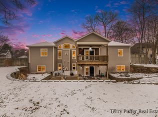 707 Bridgeview Bay Dr, Muskegon, MI 49441