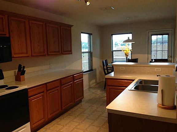 5th image of 100 Waterwood Dr