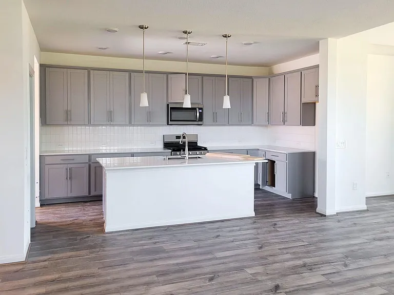 25737 Damask Dr — Photo 6