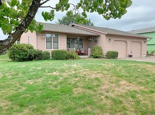 2105 Lomond Ave, Springfield, OR 97477