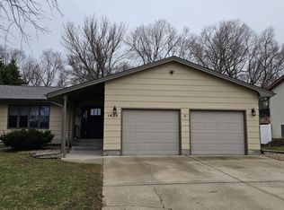 1425 Pebble Beach Rd, Mitchell, SD 57301