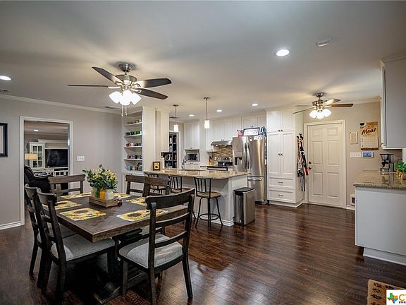 4th image of 106 Yorkshire Ln