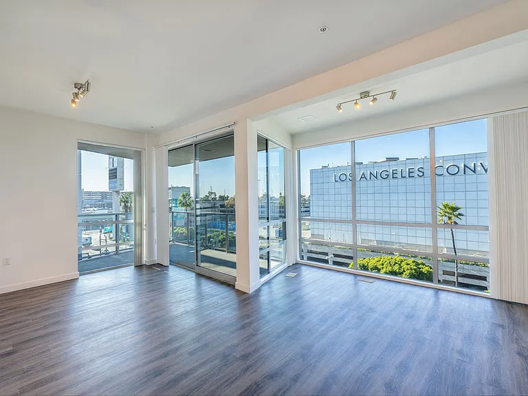 1400 FIG Apartments — Photo 60