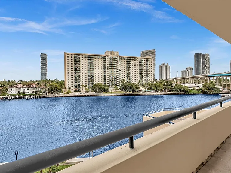 19355 Turnberry Way #3J — Photo 20