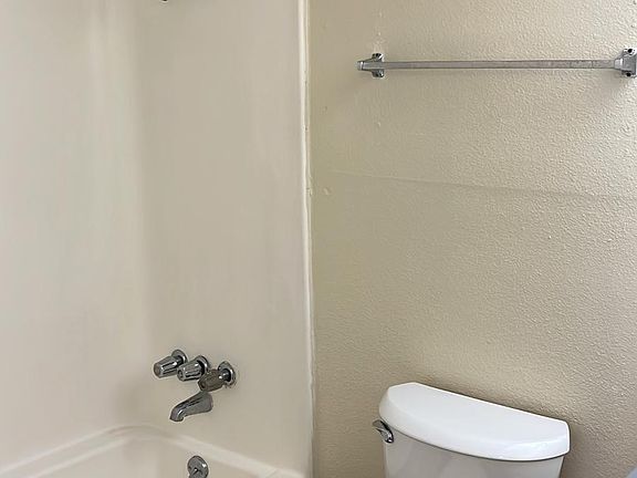 5th image of 4110 Arthur Ln APT 10