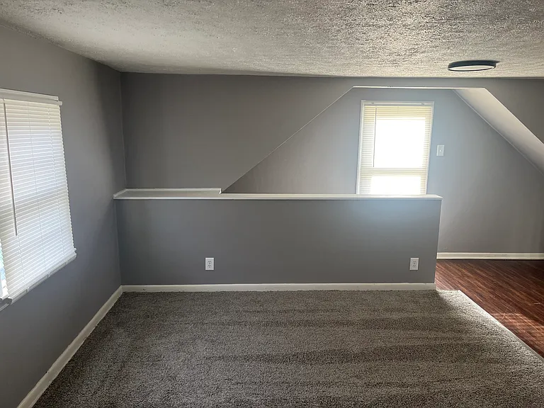 235 E Reynolds St #4 — Photo 6