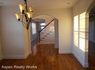 2 Parkhurst St, Quincy, MA 02169