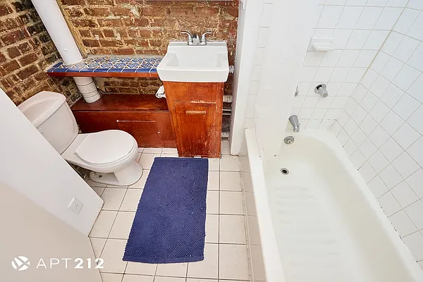 Rented by APT212 INC | media 2