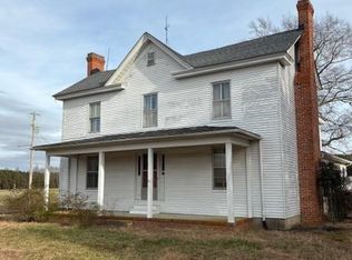 17105 Ivor Rd, Courtland, VA 23837