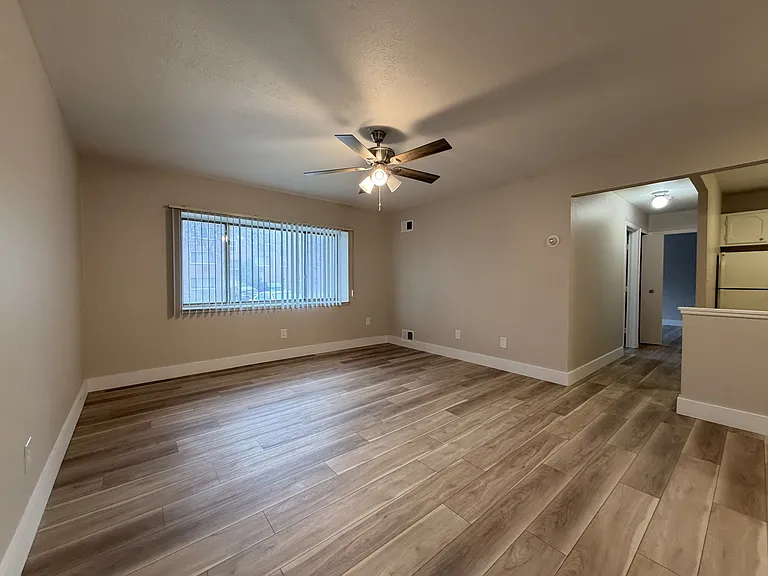 Huntington Green Apartments — Photo 26