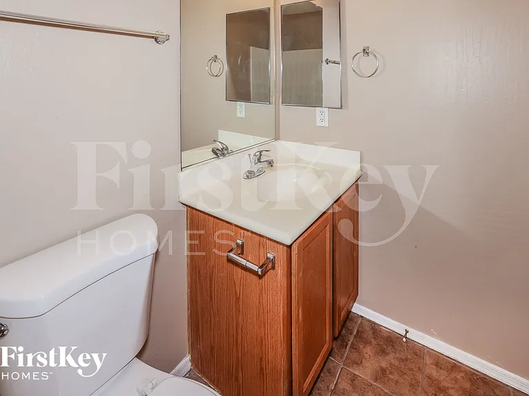 11329 W Harrison St — Photo 14