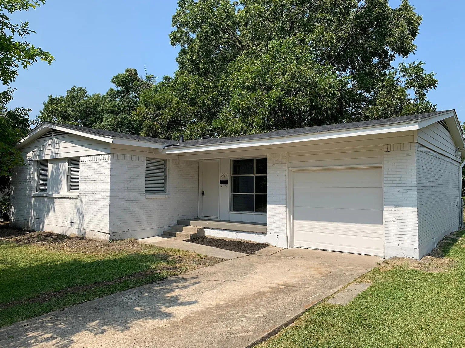 3 bed, 1104 sqft, $1,895 — Photo 1