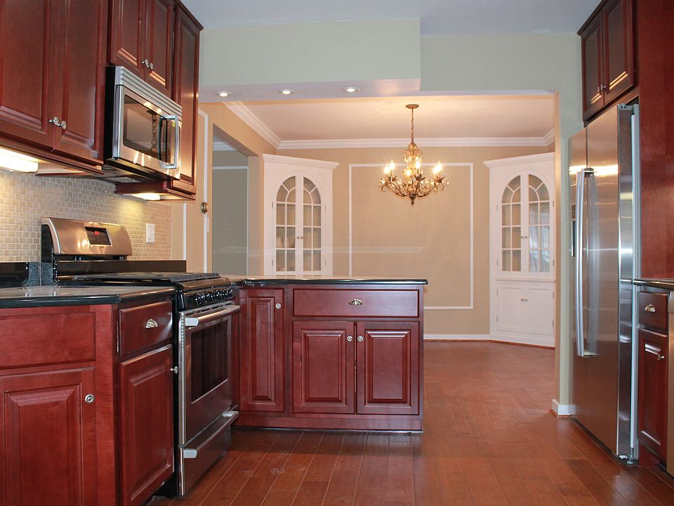 1st image of 112 Larchfield Dr