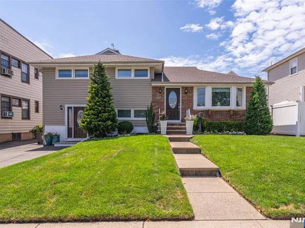 506 Park Pl, Lyndhurst, NJ 07071