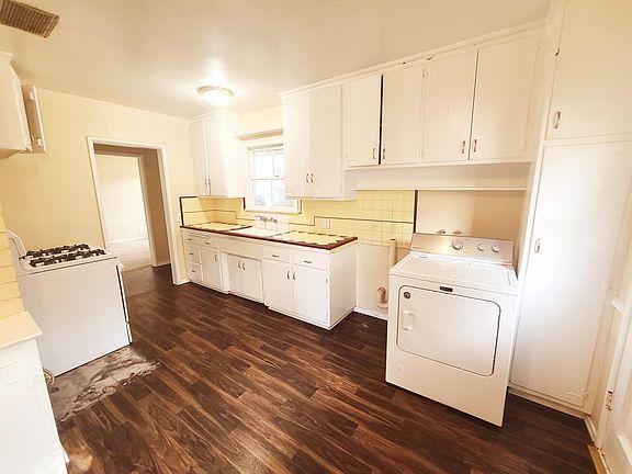 5th image of 6439 Woodley Ave