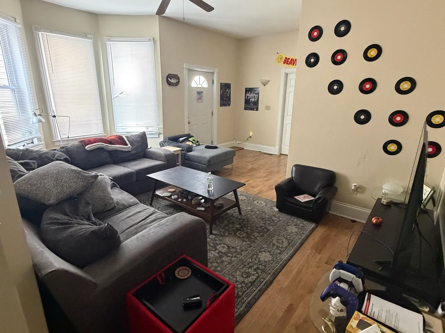 2209 W Clifton Ave — Photo 3