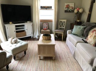 4917 N Mohawk Ave, Glendale, WI 53217