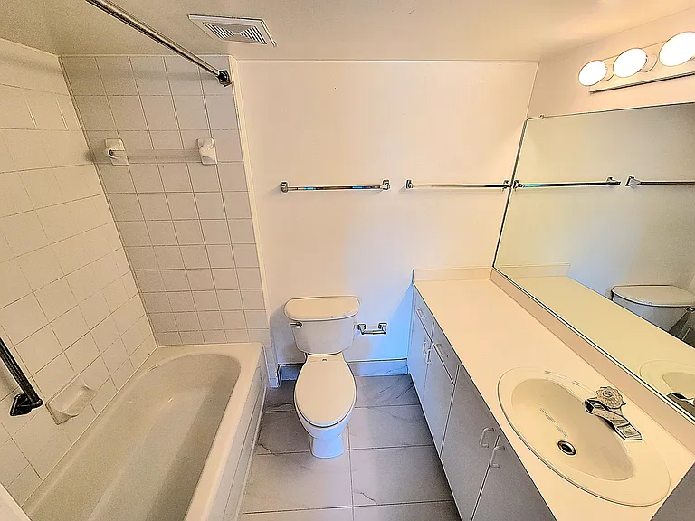 1640 N 42nd Cir #204 — Photo 24