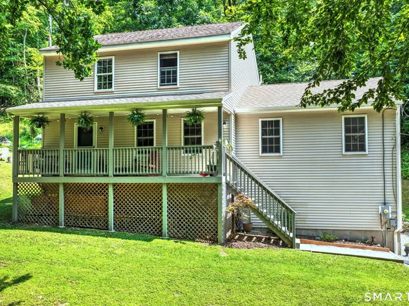 35 Charles Road, Seymour, CT 06483