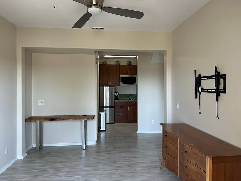 963 Emma Dr — Photo 4