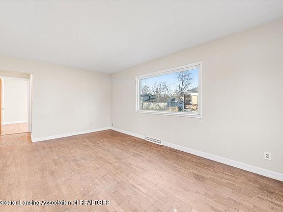 4th image of 4908 Hughes Rd