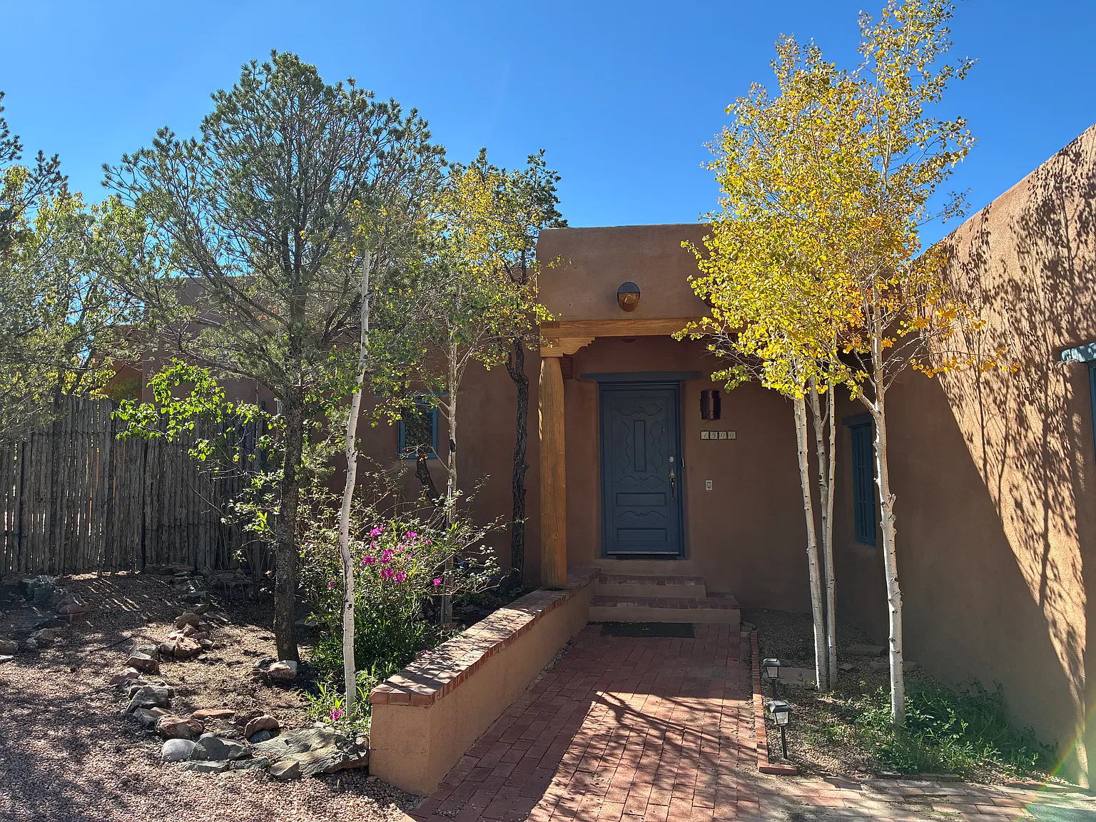 3 bed, 4000 sqft, $8,500 — Photo 1